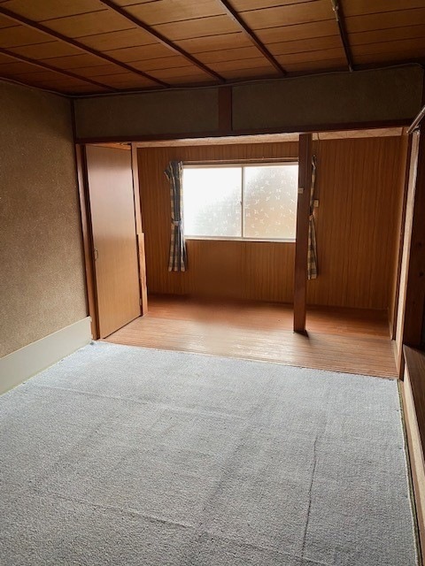 海の色と家族の思い出を重ねた、中古住宅のリノベーション