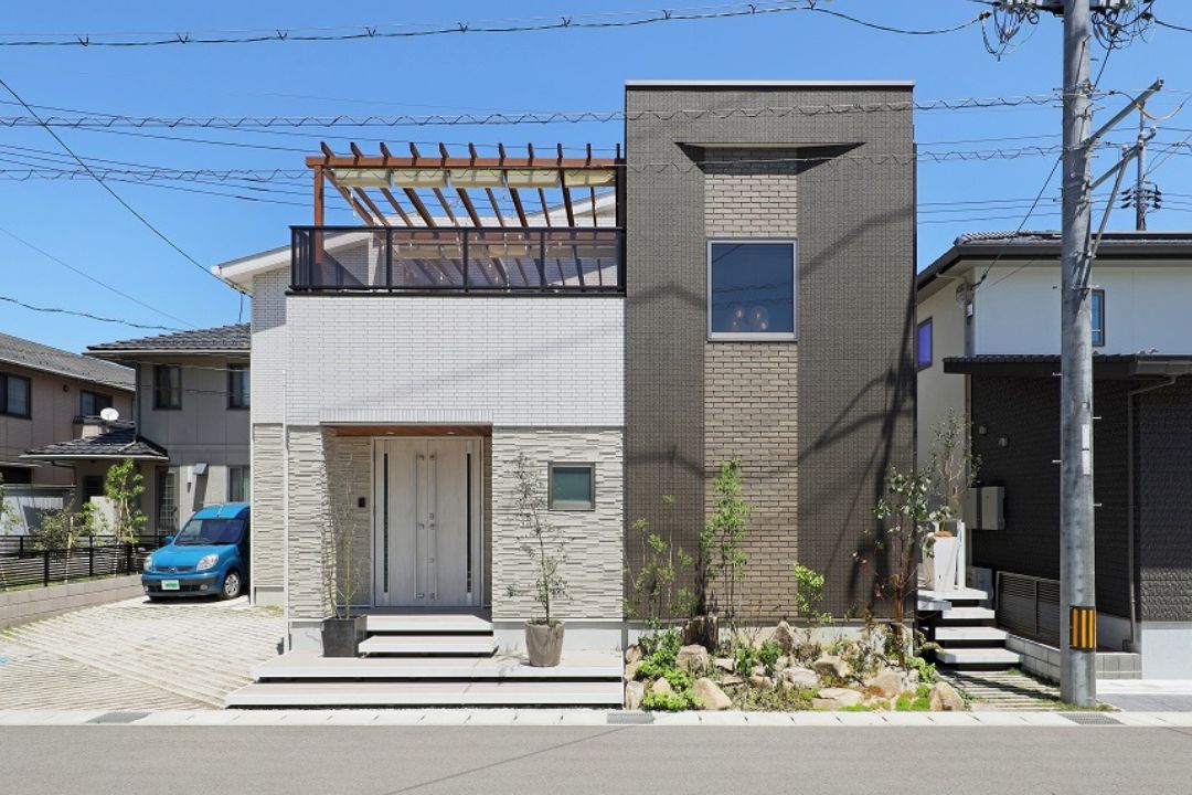 西川津町のリゾート風モデルハウス外観